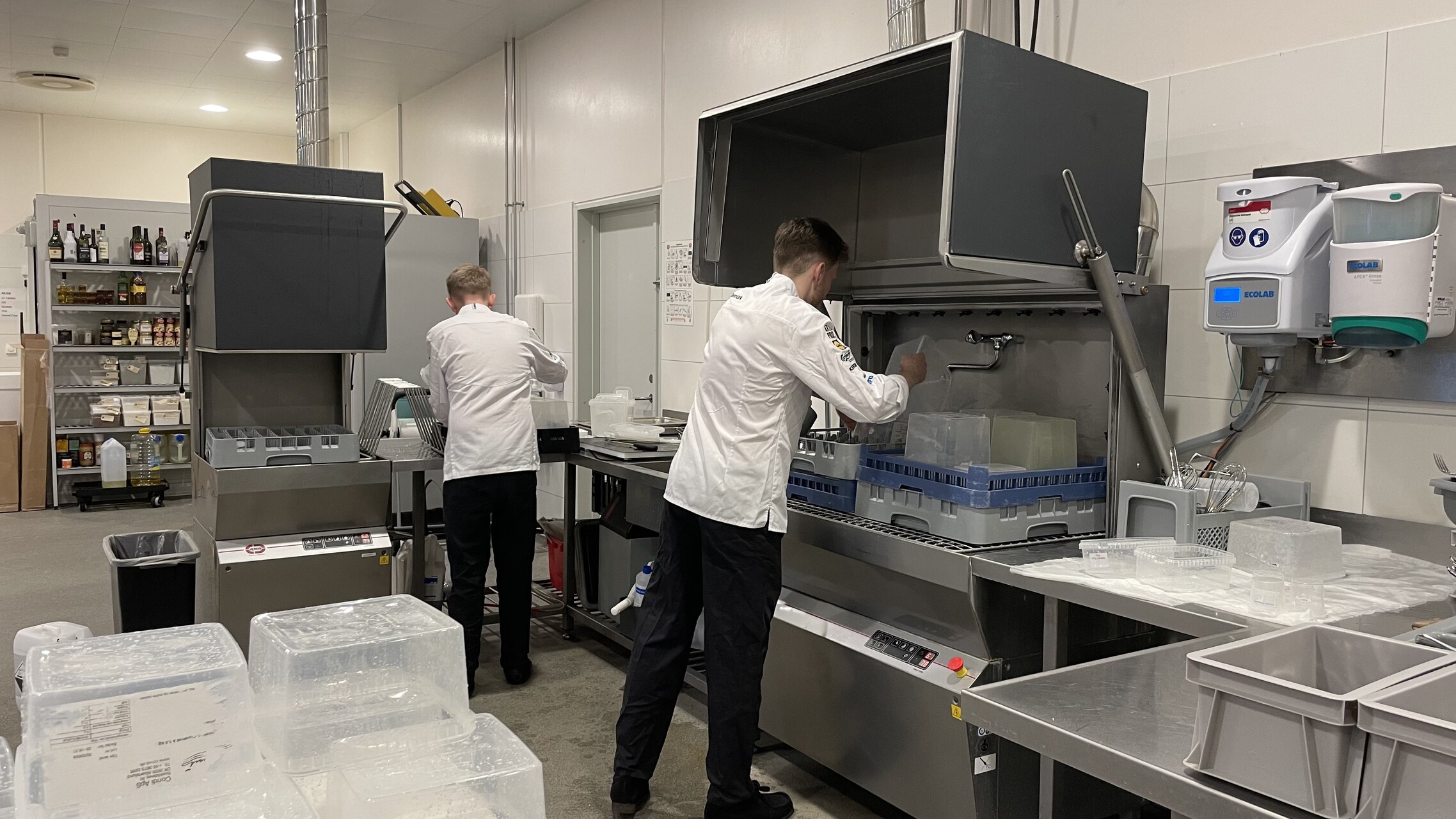 Lær, hvordan I bruger JEROS Model 8105 grovopvasker